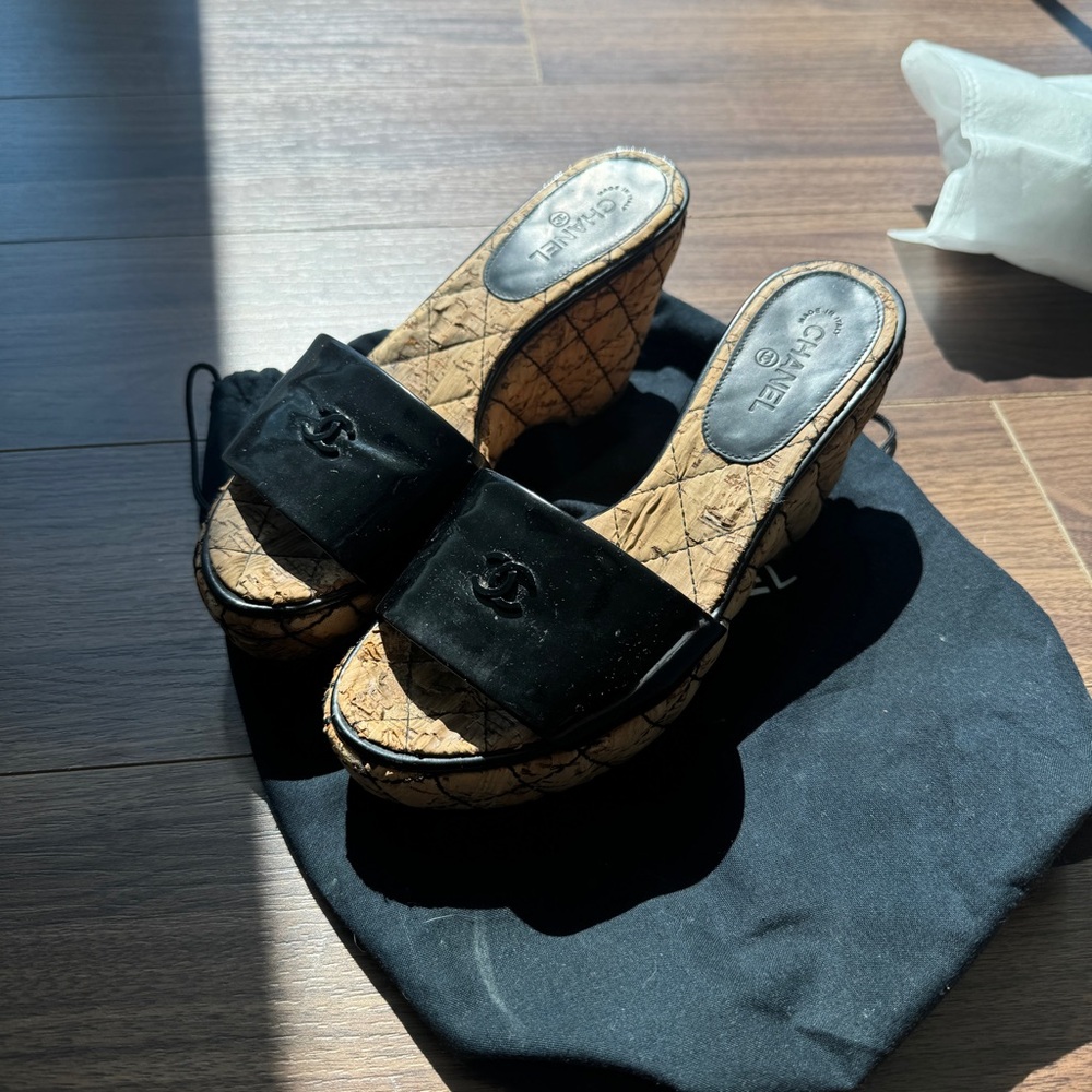 y2k vintage chanel heels